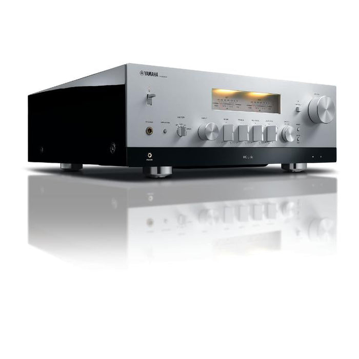 Yamaha RN2000A | Hi-Fi Stereo Network Receiver with MusicCast - 120 W + 120 W - Airplay - Silver-Sonxplus Drummondville